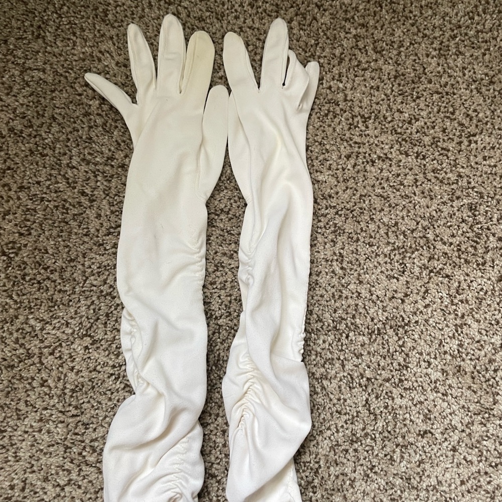 Vintage White Elbow Length Opera Gloves